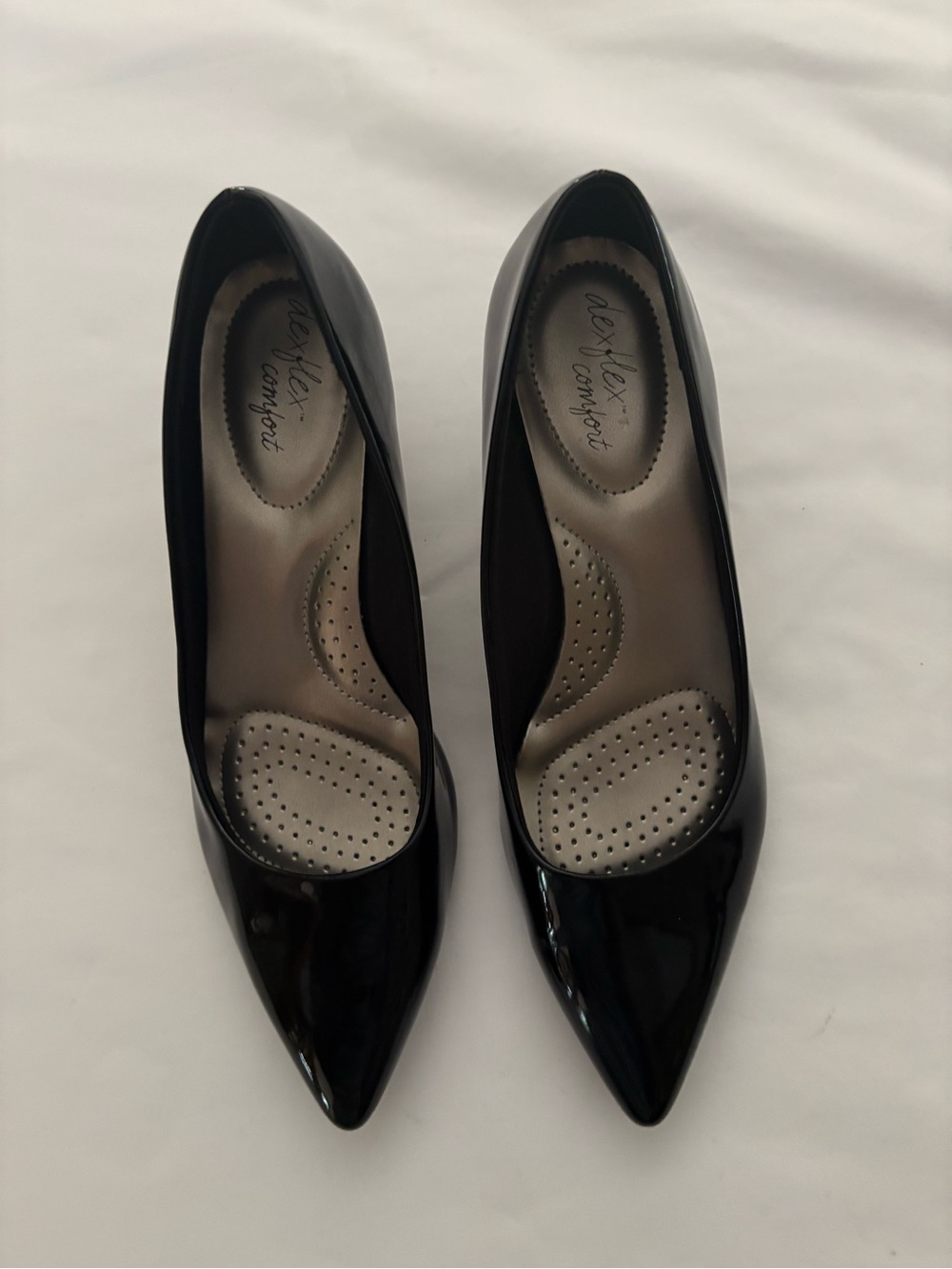 Dexflex Comfort Women's Black Patent Pointed-Toe Heels